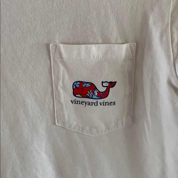 Vineyard Vines short sleeve tee. - Picture 2 of 4